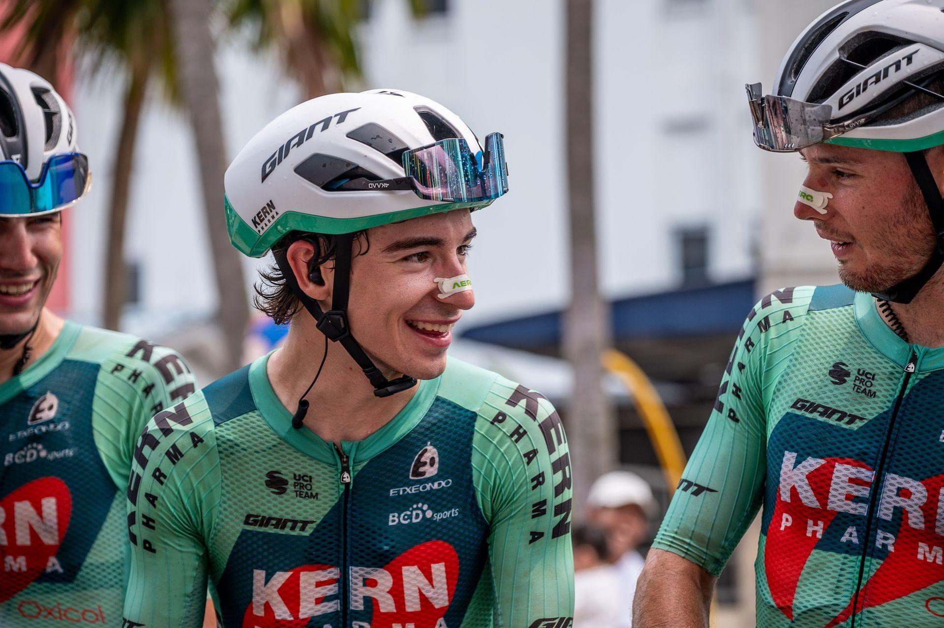 «Somos una familia, y es muy triste»: Nil Gimeno logra una primera victoria en Le Tour de Langkawi, pero bien podría ser la última para el Kern Pharma
