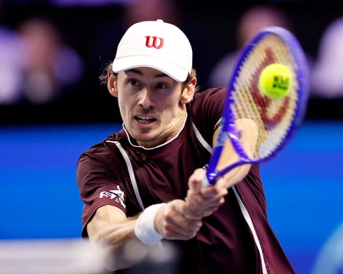 Alex de Minaur alcanza un hito en su carrera en Viena y se cita con Zverev en semifinales