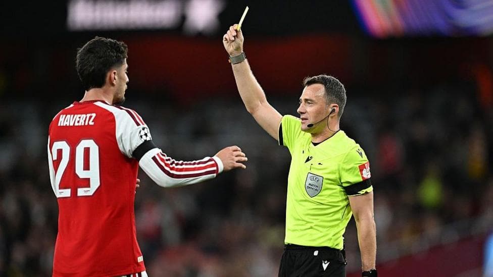 ¿Cuáles son las reglas de suspensión por tarjetas amarillas en la Champions League?