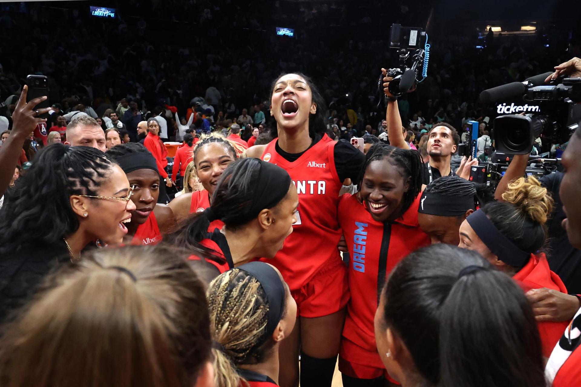 'Estoy aquí para esto': El camino de Angel Reese desde el ridículo hasta las finales de la WNBA