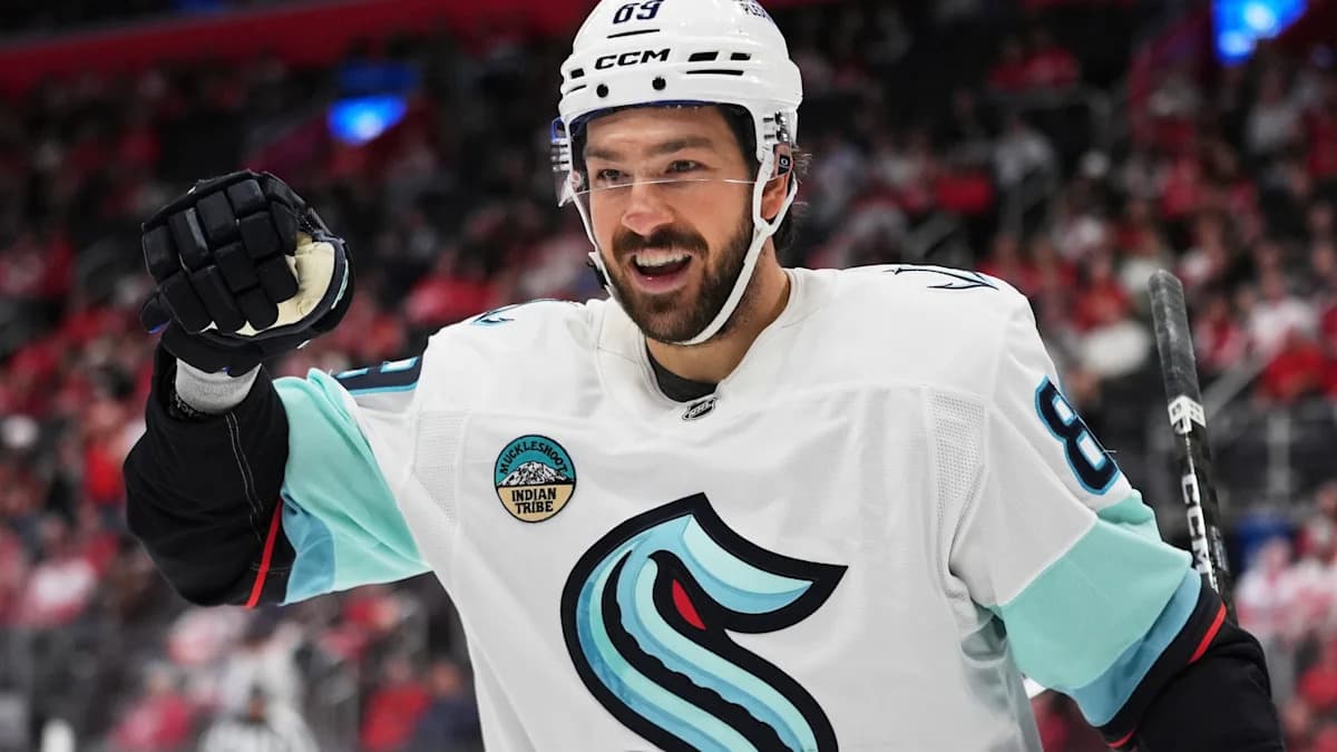Gaudreau marca dos goles en el segundo periodo de 4 goles y Kraken vence a Red Wings 6-3