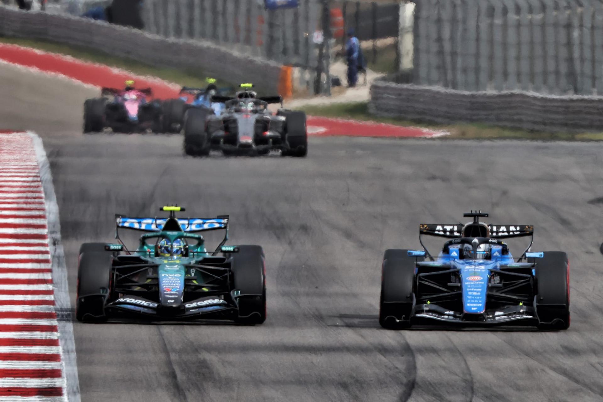 Alonso critica a Albon por 'baja calidad' en el GP de EE. UU.