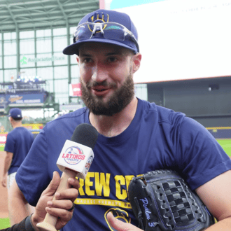 El bullpen de los Brewers flaquea en la derrota del Juego 4 después de que Aaron Ashby rompe la marca de relevo sin anotaciones en postemporada