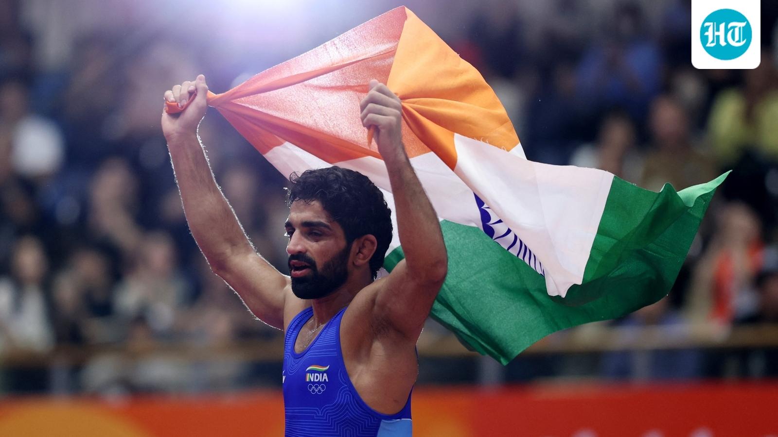 Juegos Asiáticos: El luchador Aman Sehrawat gana el oro en 57 kg en una final muy reñida